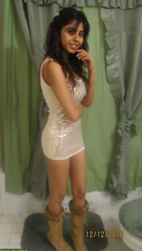 Fuck My Indian GF pleased to share with you a free picture gallery with Indian Babe in xxx fuck scene