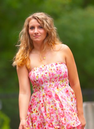 Cosmid invite you to explore a free photos with Roxie has a perfect form